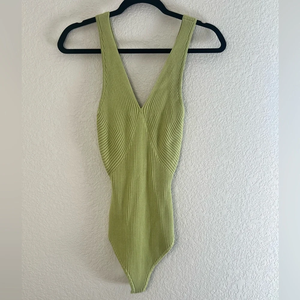 Abercrombie & Fitch Ribbed V-Neck One-Piece Bodysuit in Light Green